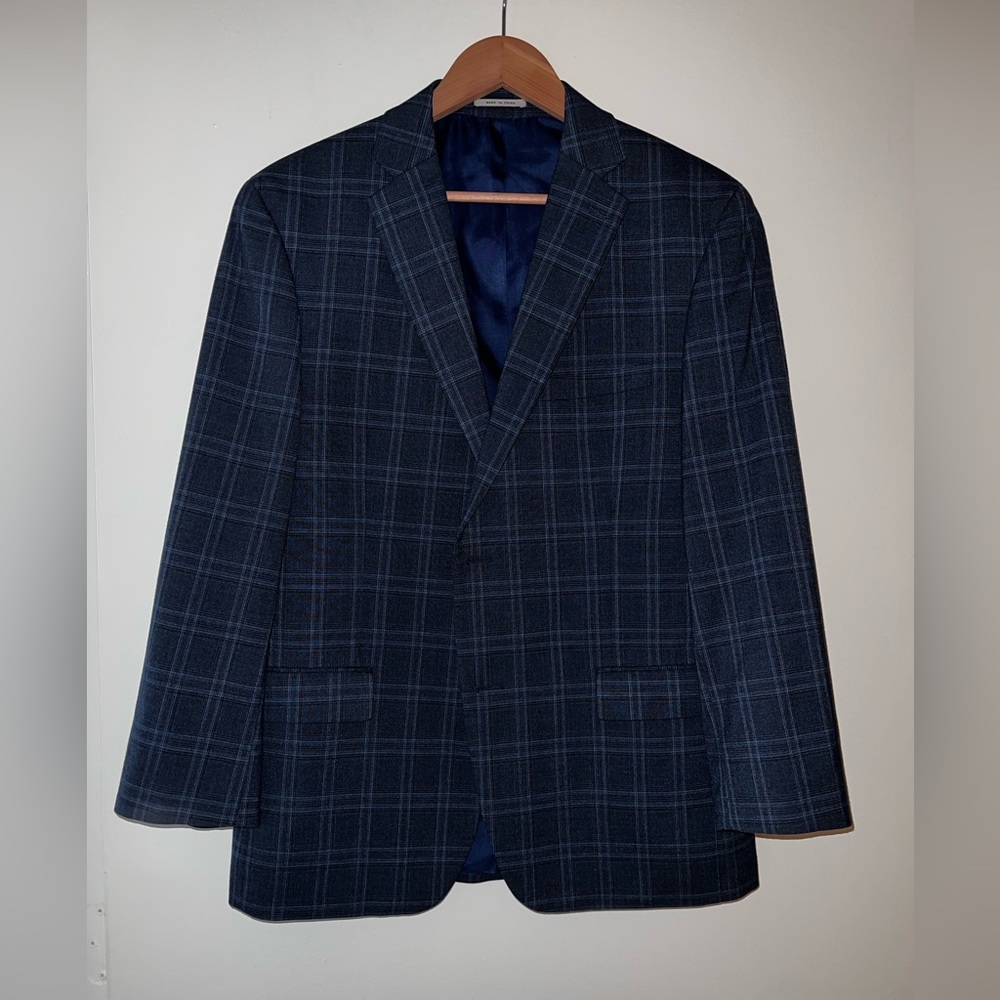 Name brand: Alfani 
Size: 42R